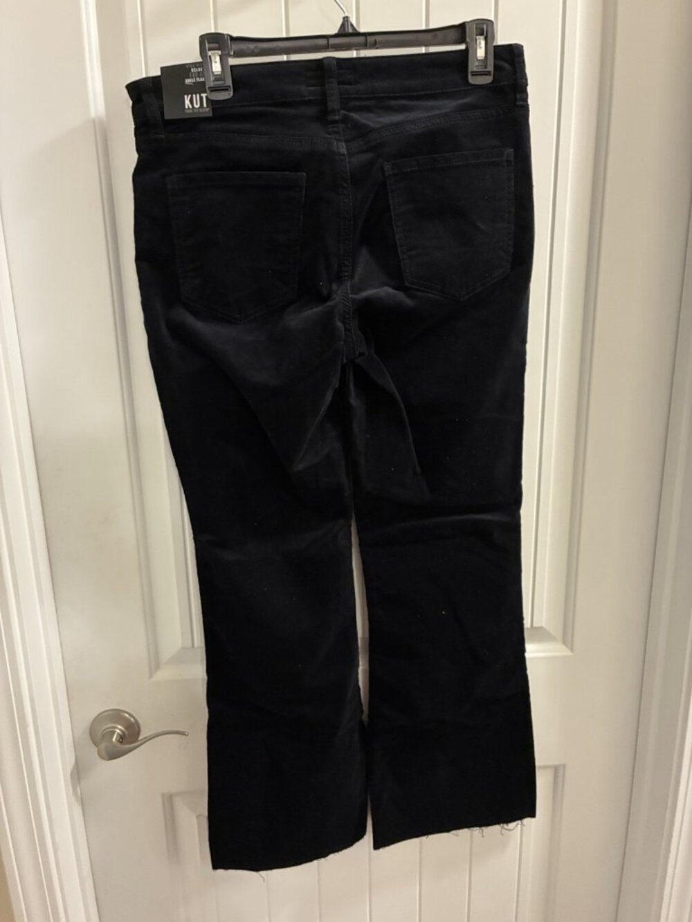 Kut From The Cloth KELSEY High Rise Ankle Flare In Black Raw Hem Size 8